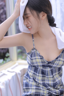 年轻漂亮的女邻居5